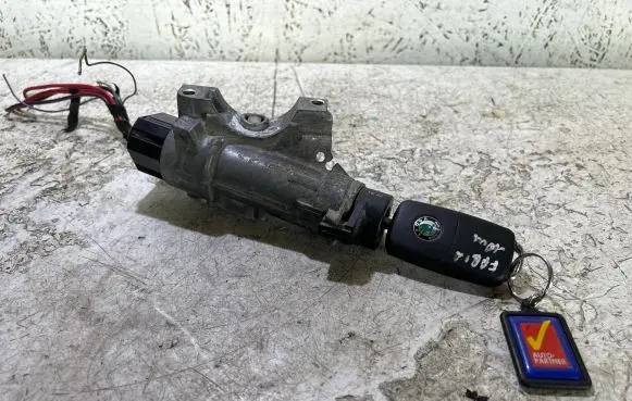 Skoda Fabia Mk2 (5J) Ignition lock 4B0905851C