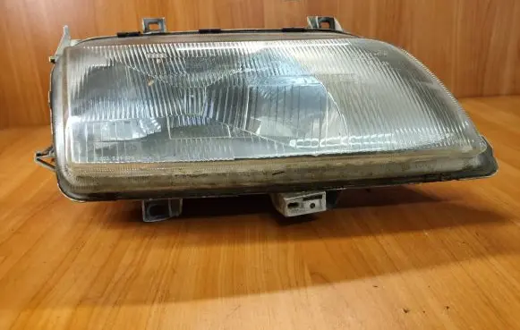 Seat Alhambra (Mk1) Headlight/headlamp 0301048302