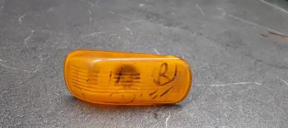 Saab 9000 CS Front fender indicator light