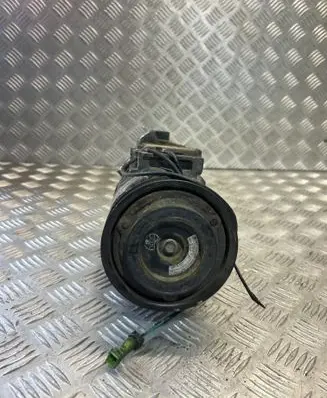 Volkswagen PASSAT B5.5 Air conditioning (A/C) compressor (pump) 8D0260805J