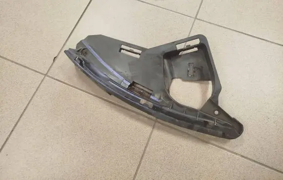 Volvo XC60 Headlight/headlamp mounting bracket 30763434