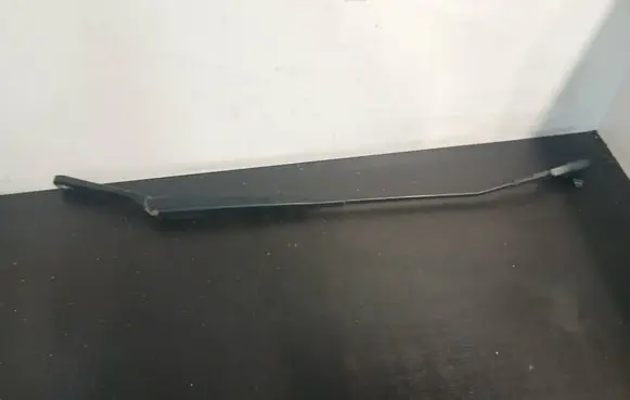 Peugeot 308 Front wiper blade arm 9680477080