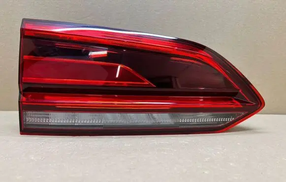 Volkswagen Touareg III Rear/tail lights 760945093