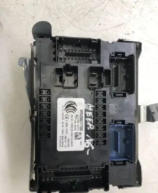 Jeep Renegade Fuse module 00520677700