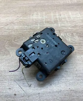 Nissan Qashqai Air flap motor/actuator A24842A7701000