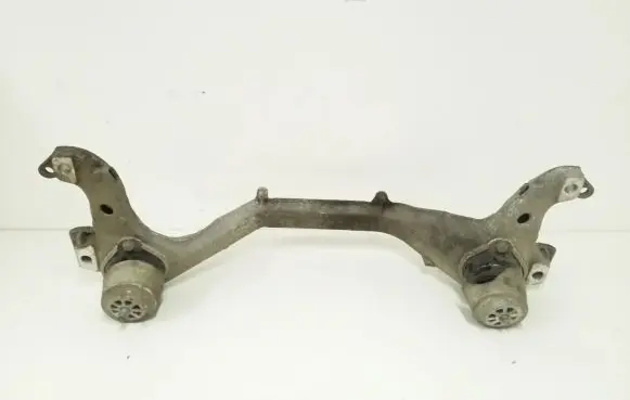 Volkswagen Touareg I Engine mounting bracket 7L0199207A
