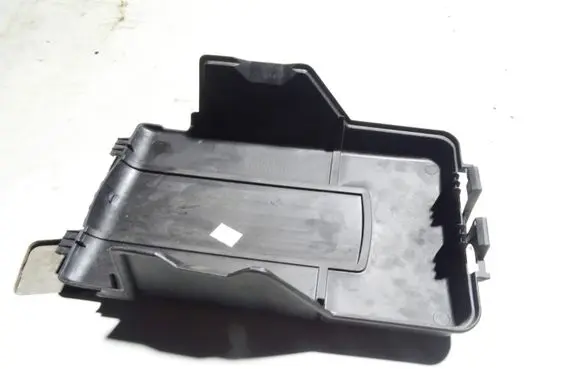 Volkswagen PASSAT B7 Battery box tray cover/lid 3C0915443A