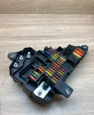 BMW 5 E60 E61 Fuse module 6906588 6906603