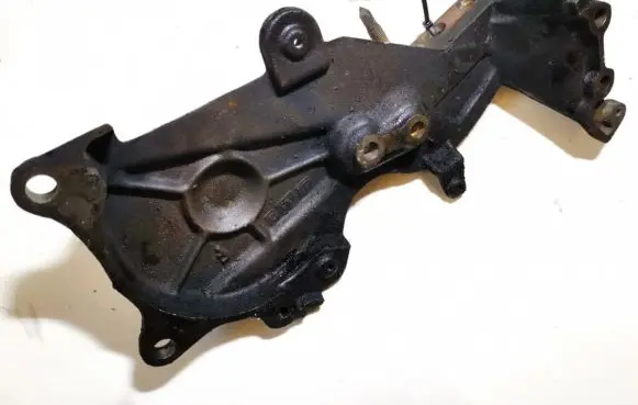 Toyota Avensis Verso Engine mounting bracket