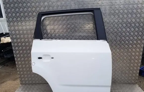 Chevrolet Orlando Rear door 