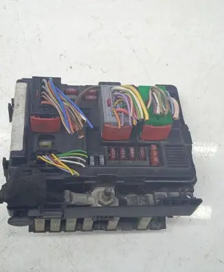 Peugeot 206 Fuse module 964349898000