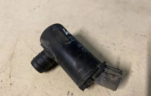 KIA Optima Windscreen/windshield washer pump 985102G000