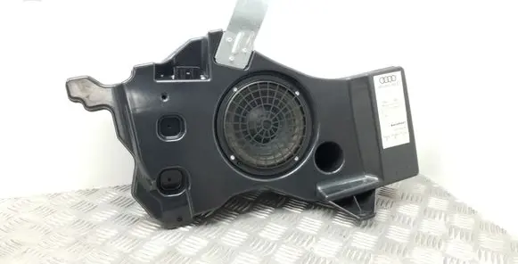 Audi A3 S3 A3 Sportback 8P Subwoofer speaker 8P4035382E