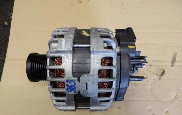 Renault Clio V Generator/alternator 231001993R F000BL087206