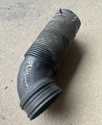 Volkswagen Golf Plus Air intake hose/pipe 1K0129684B D446148
