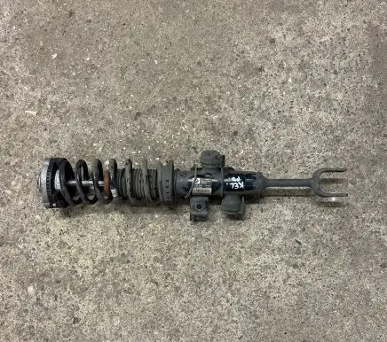 BMW 5 F10 F11 Front shock absorber with coil spring 6796856