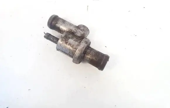 Volkswagen Golf II Engine coolant pipe/hose 191819911A