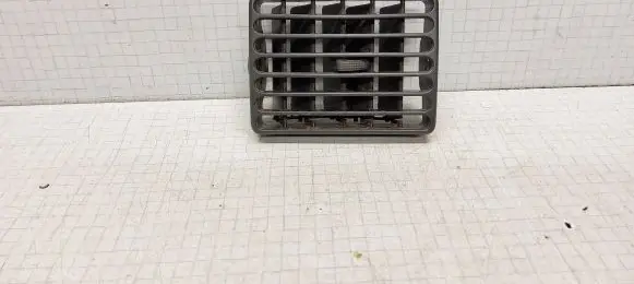 Volkswagen PASSAT B4 Dash center air vent grill 3A0819708 3A0819720