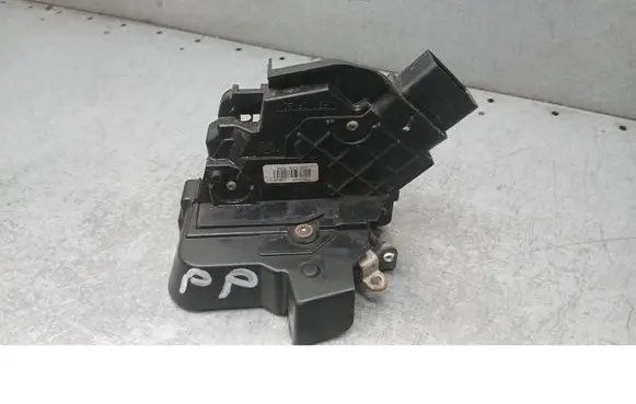 Ford Focus C-MAX Front door lock 
