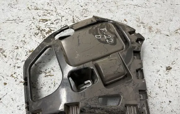 BMW 2 F22 F23 Rear bumper mounting bracket 7285534