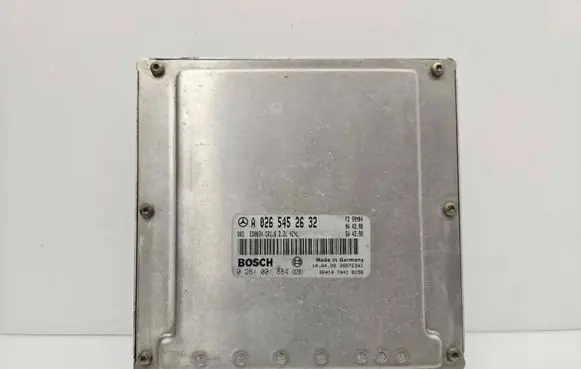 Mercedes-Benz E W210 Engine control unit/module ECU A0265452632 28RTE341 0281001884