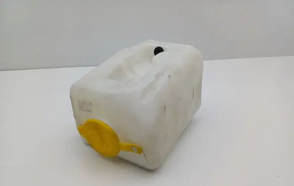 Opel Corsa C Windshield washer fluid reservoir/tank