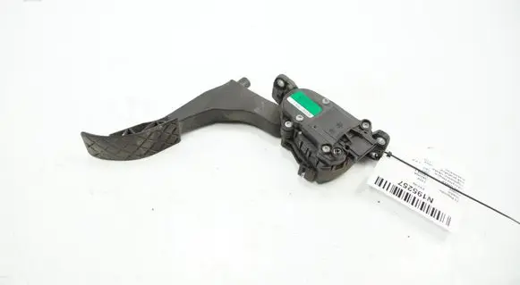 Skoda Fabia Mk1 (6Y) Accelerator throttle pedal 6Q1721