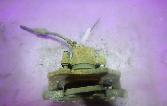 Ford Focus C-MAX Front brake caliper