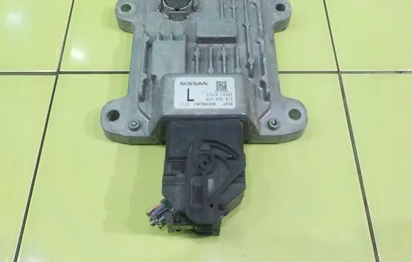 Nissan Juke I F15 Engine control unit/module 310361KA0E