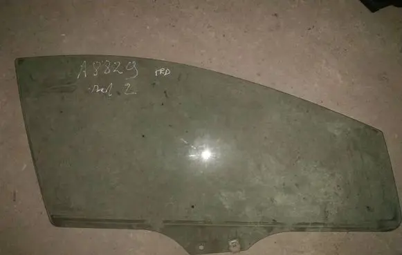 Mazda 2 Front door window glass four-door