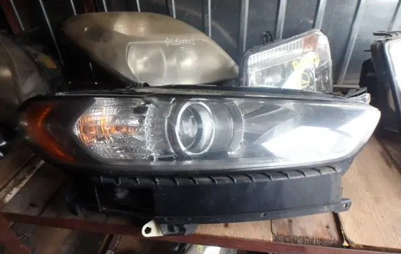 Ford Fusion II Headlight part 