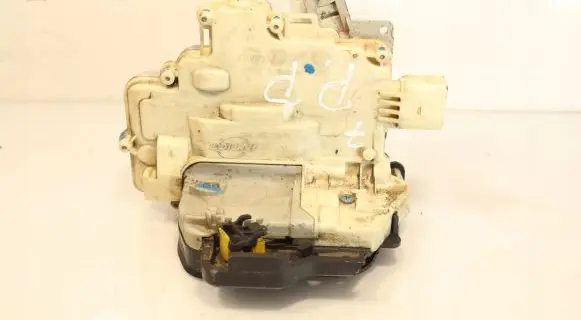 Audi A4 S4 B7 8E 8H Front door lock