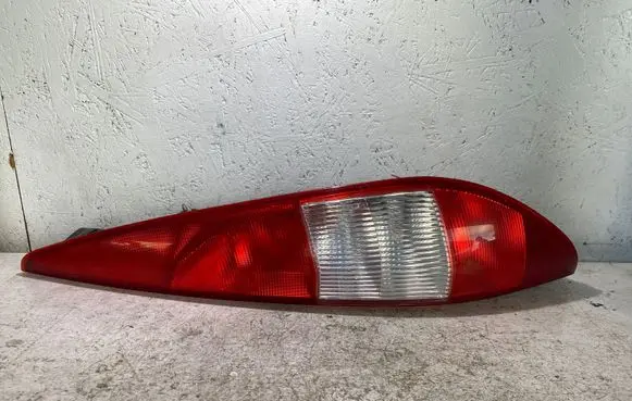 Ford Mondeo Mk III Rear/tail lights