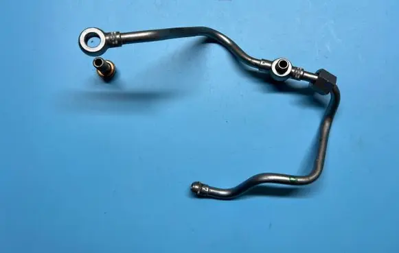 Mercedes-Benz CLS C218 X218 Turbo turbocharger oiling pipe/hose A6511801820