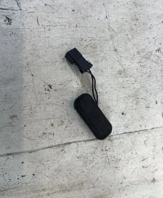 Opel Astra J Tailgate opening switch 13359895 13298054