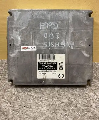 Toyota Avensis T250 Engine control unit/module MB1758008070