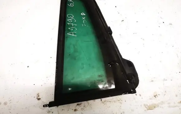 Ford Mondeo Mk III Rear vent window glass 