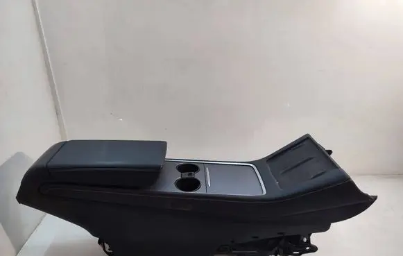 Tesla Model Y Center console 175550162F