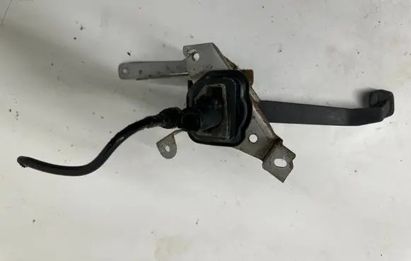 Ford Focus Clutch pedal 4M517B633XD 200707179441