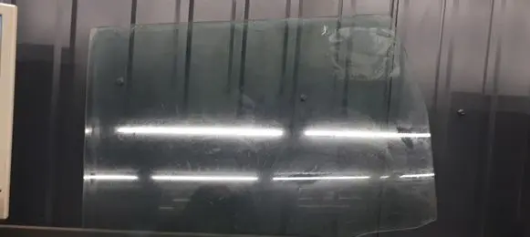 Nissan X-Trail T30 Rear door window glass