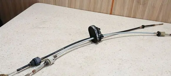 Gear shift cable linkage