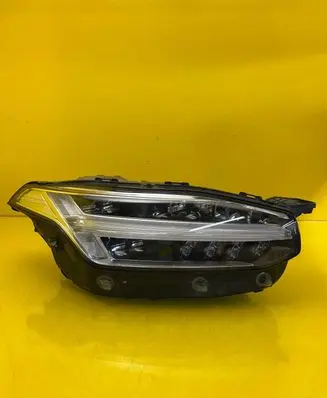 Volvo XC90 Headlight/headlamp 31656990