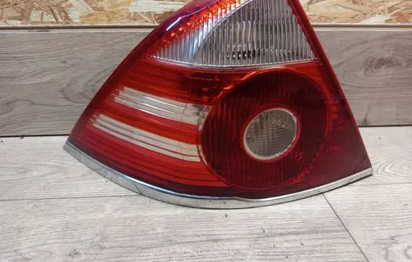 Ford Mondeo Mk III Rear/tail lights 1S7113405A 3S7T13405A 0374D