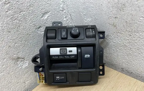 Subaru Legacy Wing mirror switch 83061AJ020 15C404