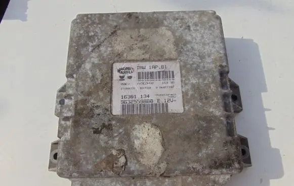 Peugeot 206 Engine control unit/module 9632559880