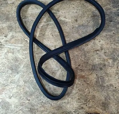 Mercedes-Benz C W204 Rubber seal front coupe door 