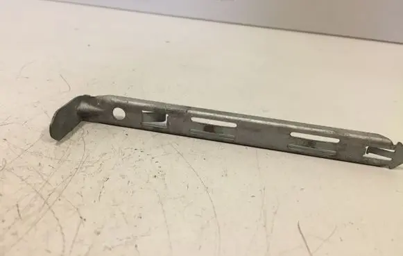 Volvo XC90 Headlight/headlamp mounting bracket 8637181