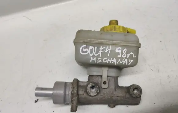Volkswagen Golf IV Master brake cylinder