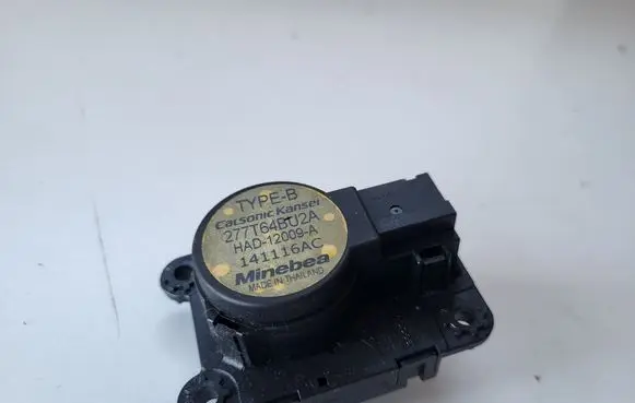Nissan X-Trail T32 A/C air flow flap actuator/motor 277T64BU2A