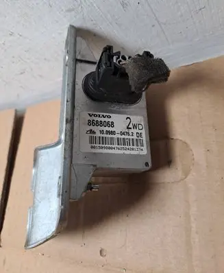 Volvo V70 ESP acceleration yaw rate sensor 8688069 10098504024 448801001029